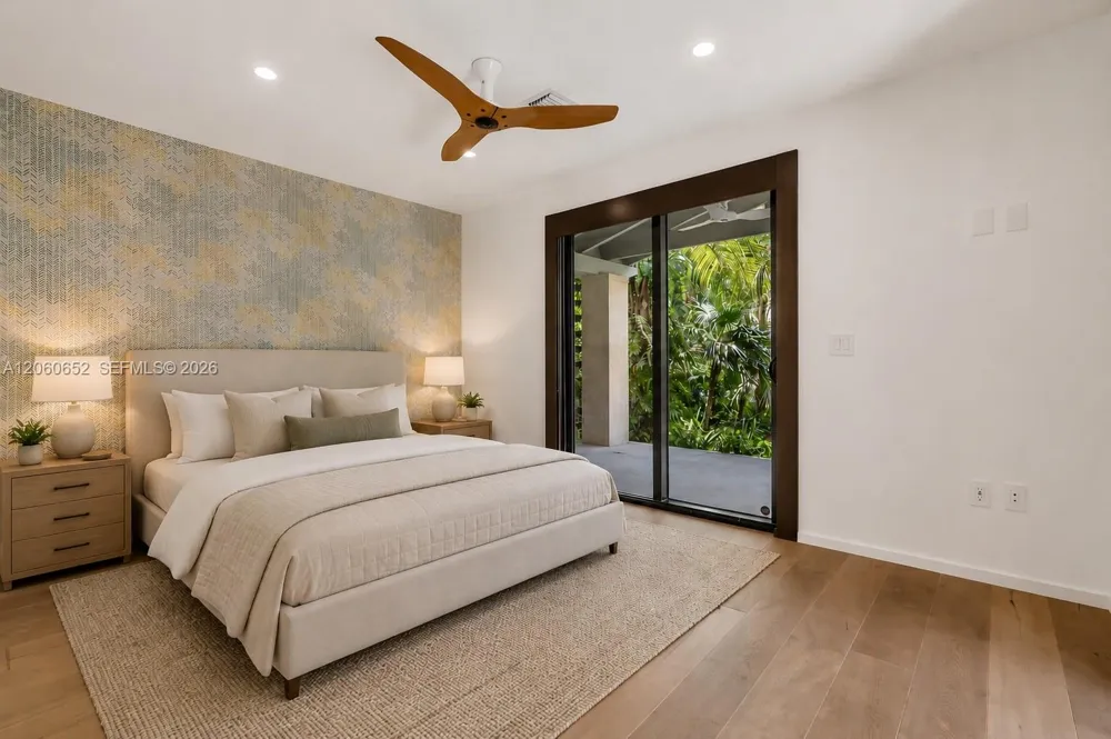 6840 Sunrise Pl Coral Gables, FL 33133