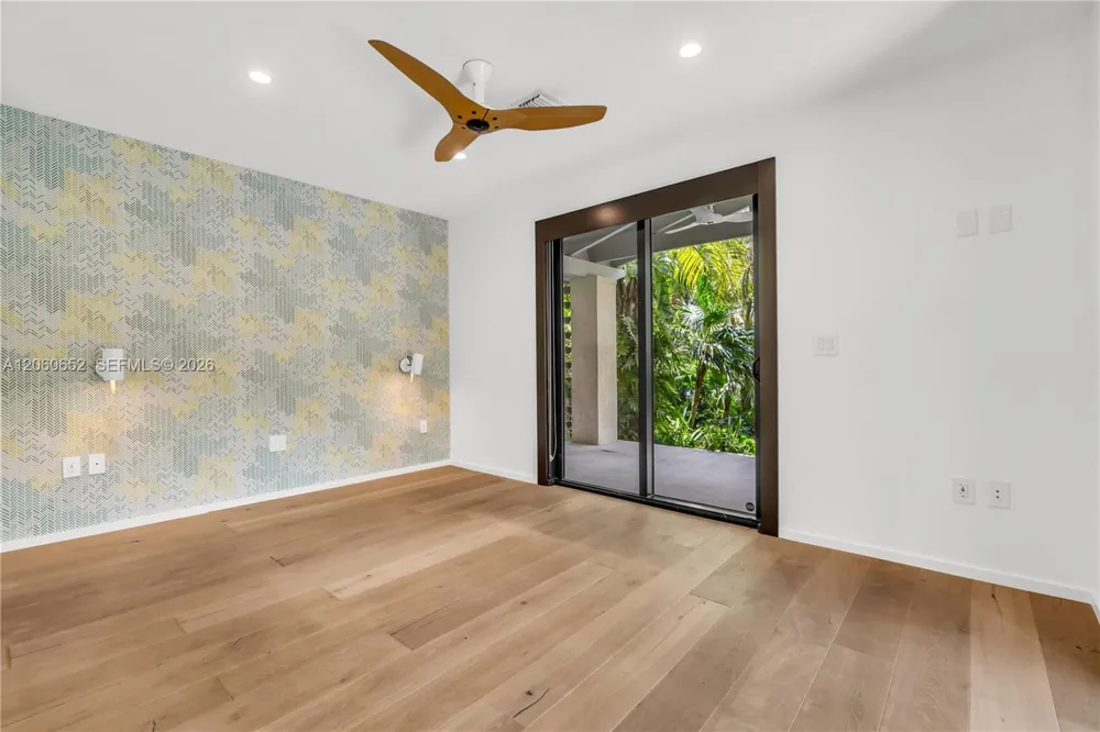 6840 Sunrise Pl Coral Gables, FL 33133
