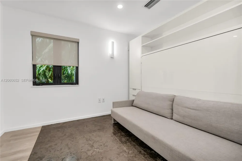 6840 Sunrise Pl Coral Gables, FL 33133