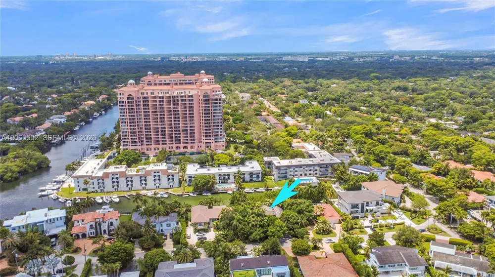 6840 Sunrise Pl Coral Gables, FL 33133