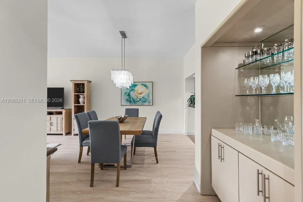 251 Crandon Blvd #325 Key Biscayne, FL 33149