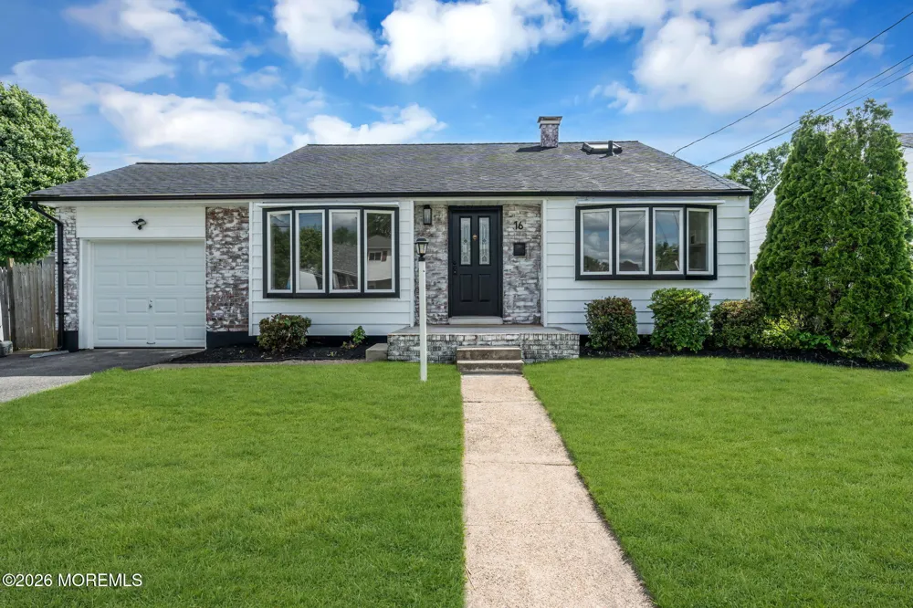 16 Falmouth Road Hamilton, NJ 08620