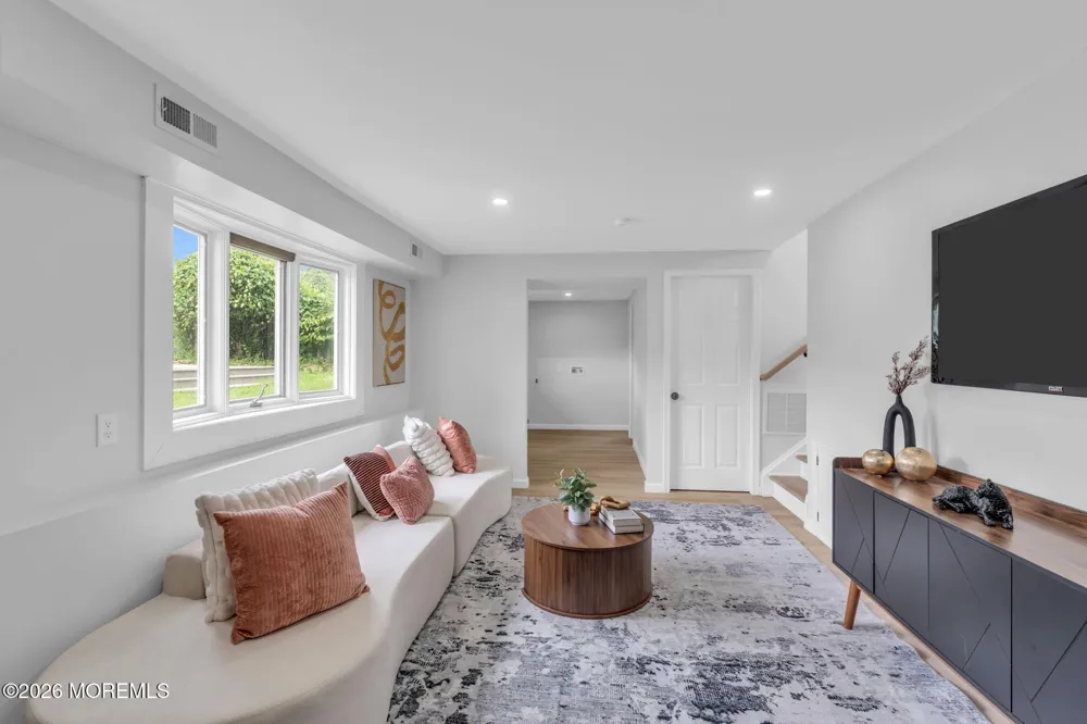 16 Falmouth Road Hamilton, NJ 08620