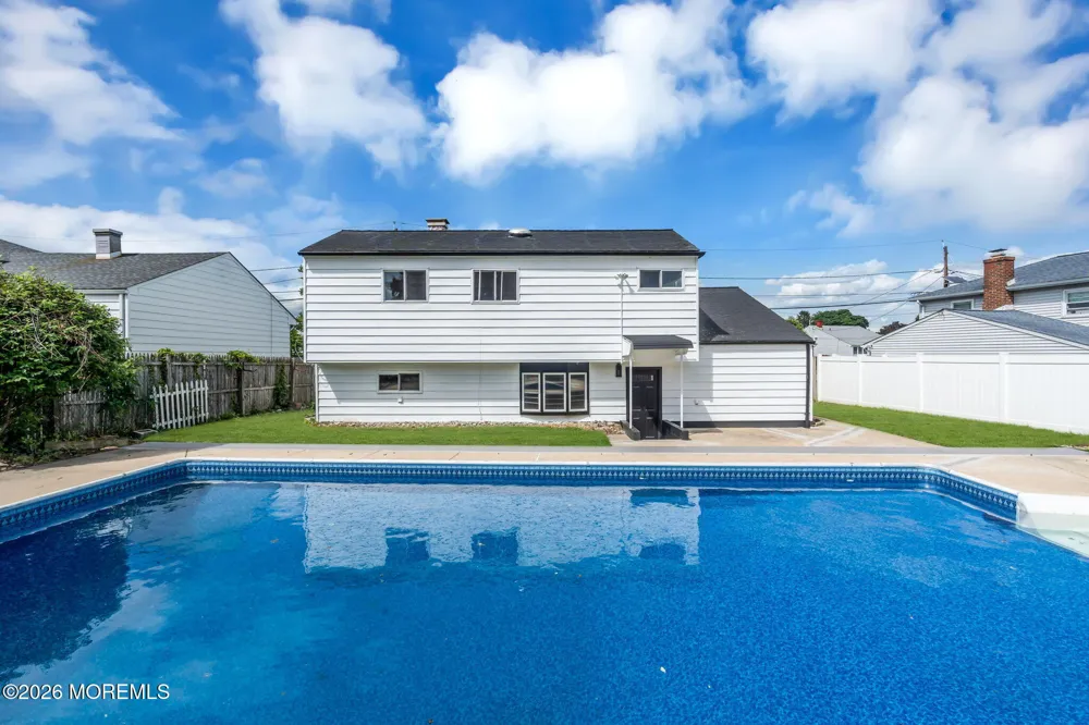 16 Falmouth Road Hamilton, NJ 08620