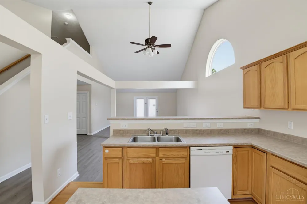 623 Quail Hollow Drive Trenton, OH 45067
