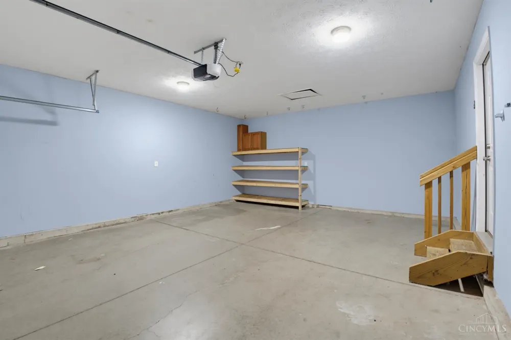 623 Quail Hollow Drive Trenton, OH 45067