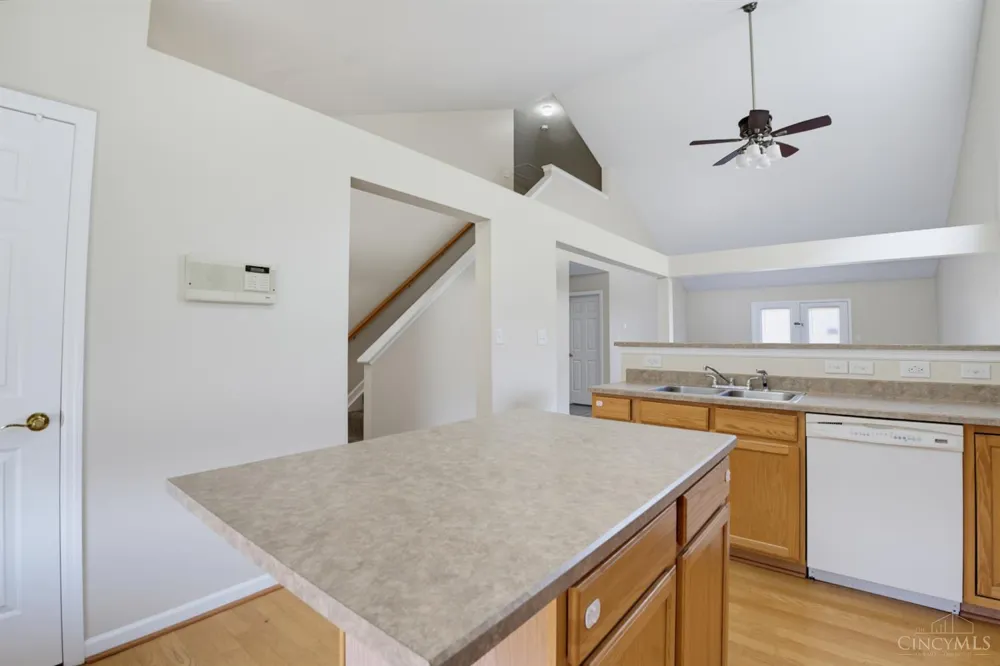 623 Quail Hollow Drive Trenton, OH 45067