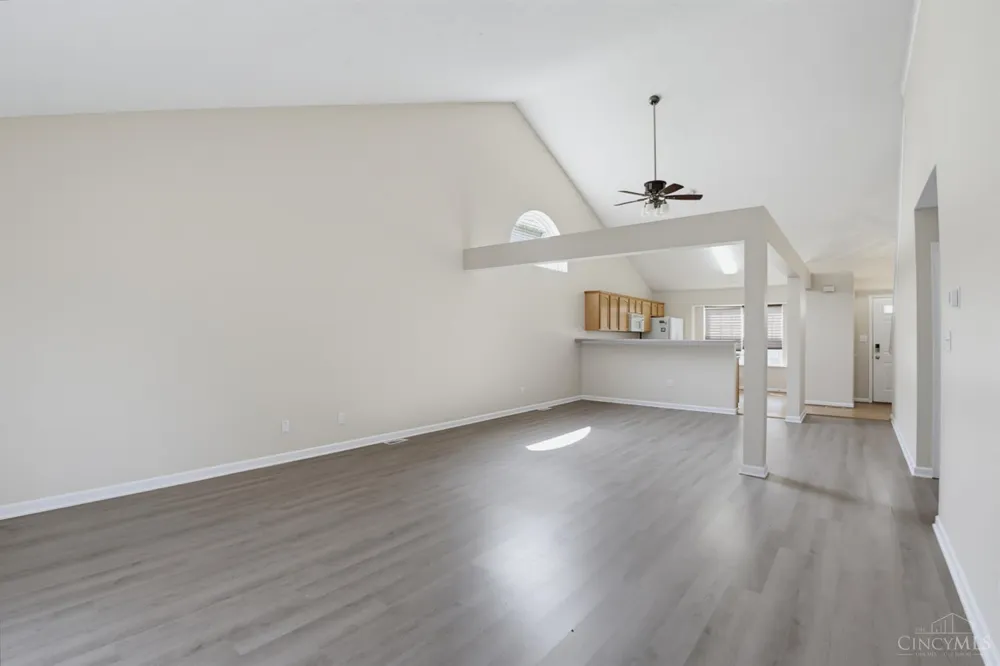 623 Quail Hollow Drive Trenton, OH 45067