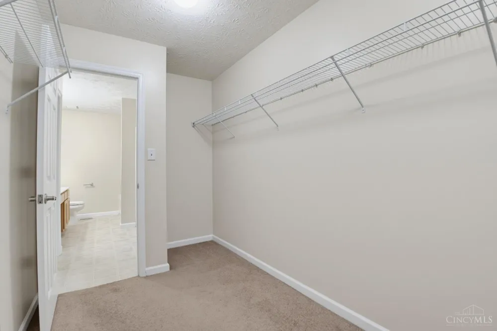 623 Quail Hollow Drive Trenton, OH 45067