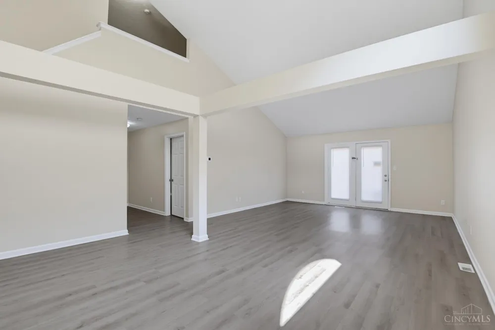 623 Quail Hollow Drive Trenton, OH 45067