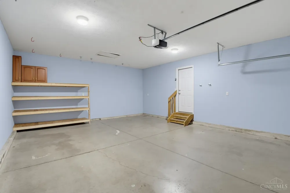 623 Quail Hollow Drive Trenton, OH 45067