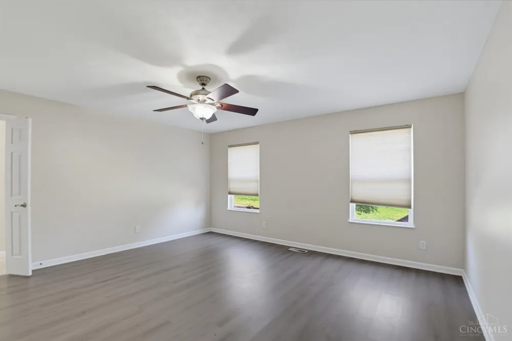623 Quail Hollow Drive Trenton, OH 45067