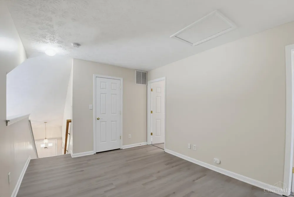623 Quail Hollow Drive Trenton, OH 45067