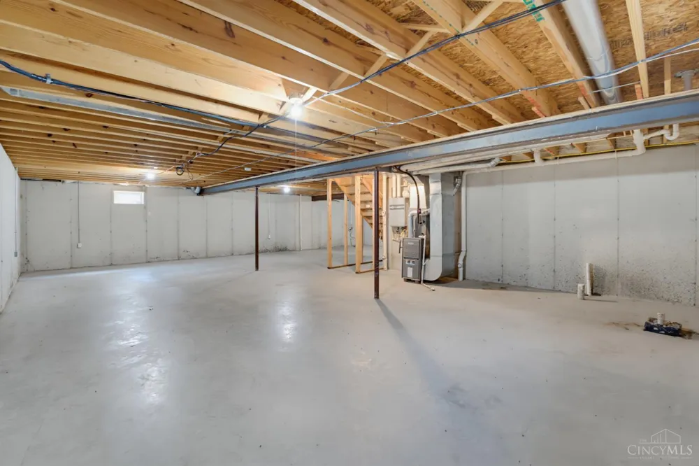 623 Quail Hollow Drive Trenton, OH 45067