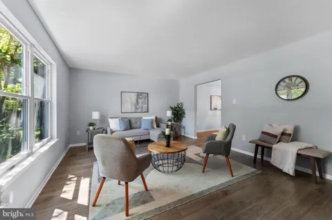 10 IRON BOLT COURT