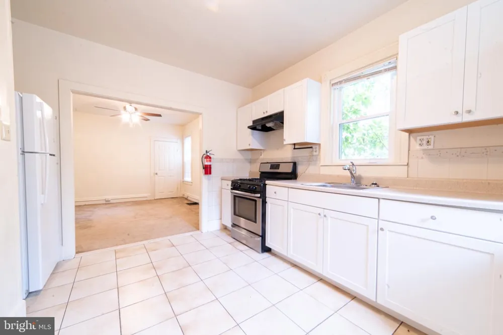 920 CINNAMINSON AVENUE #B Palmyra, NJ 08065