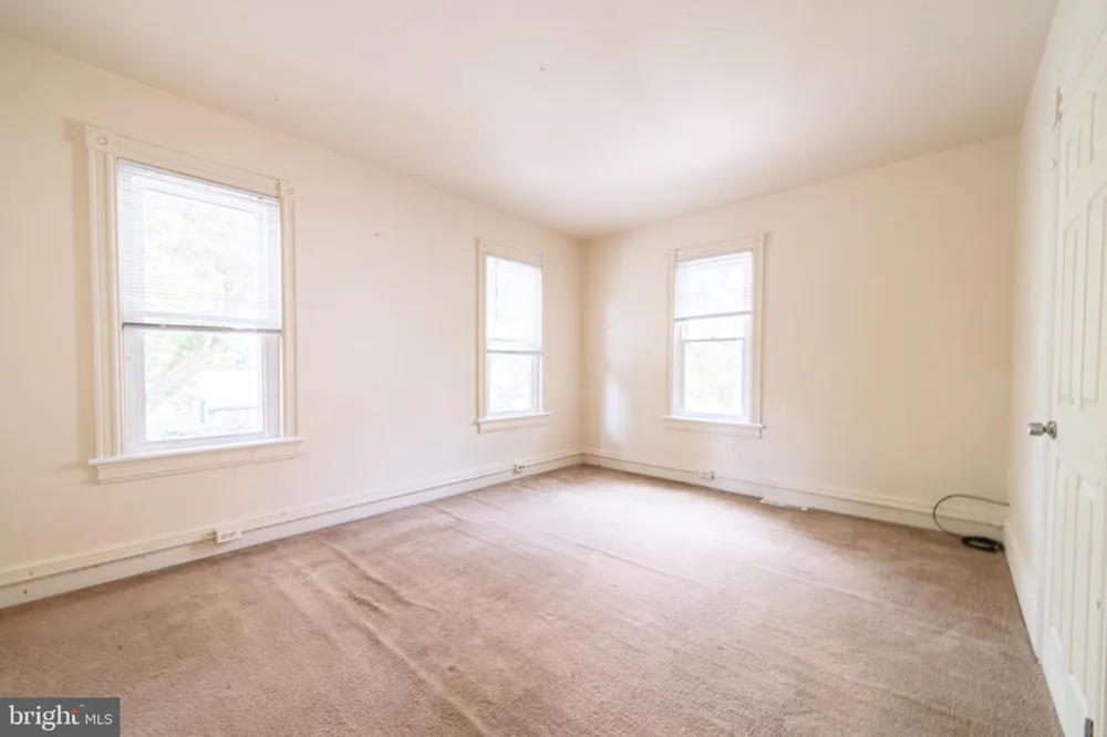 920 CINNAMINSON AVENUE #B Palmyra, NJ 08065