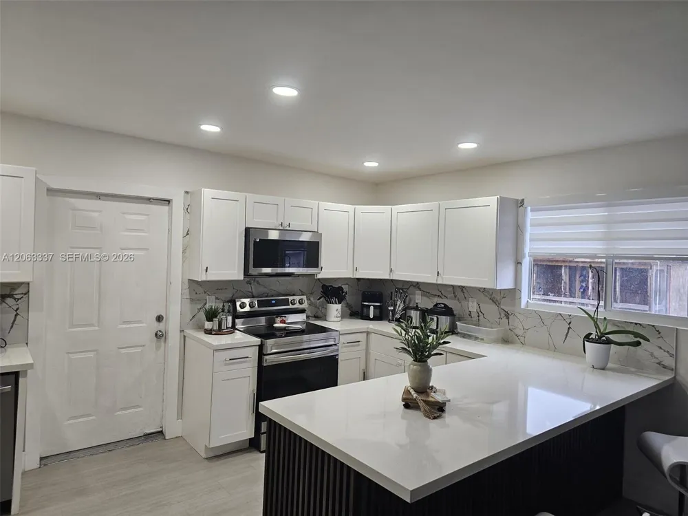 75 SW 18th Ave Homestead, FL 33030