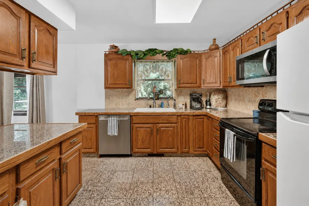 8235 E Jason Road Laingsburg, MI 48848