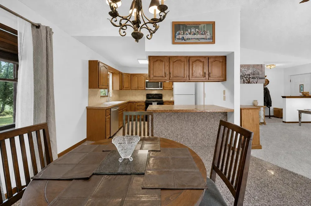 8235 E Jason Road Laingsburg, MI 48848