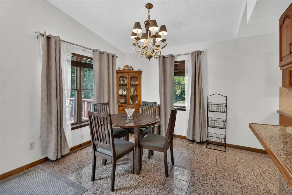 8235 E Jason Road Laingsburg, MI 48848