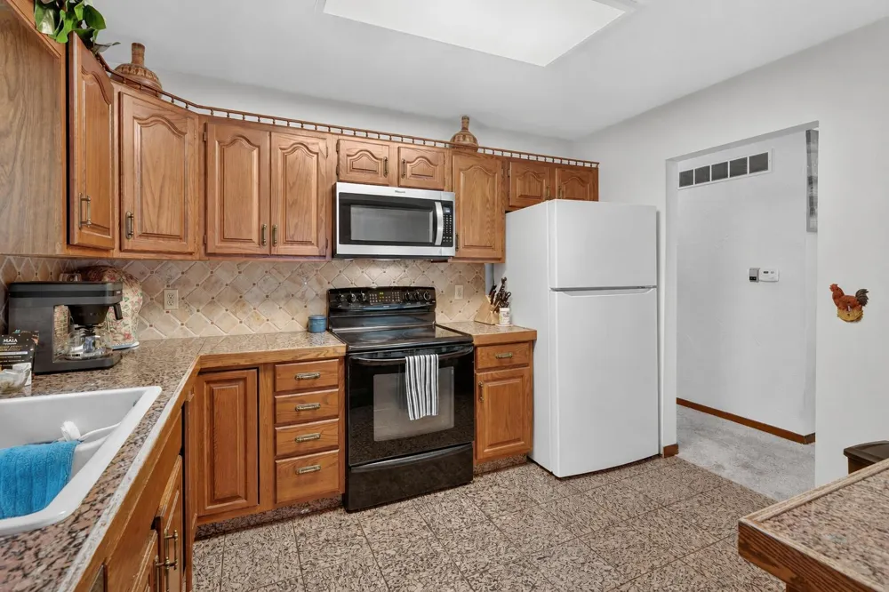 8235 E Jason Road Laingsburg, MI 48848