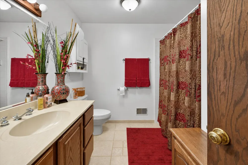 8235 E Jason Road Laingsburg, MI 48848