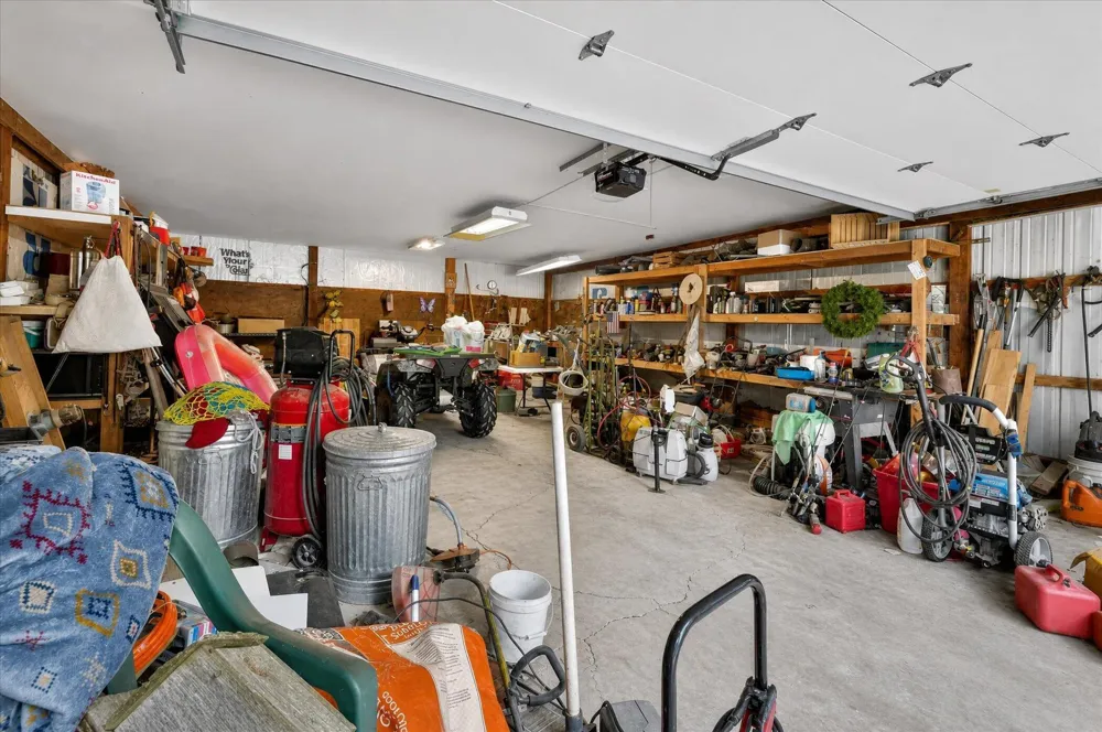 8235 E Jason Road Laingsburg, MI 48848
