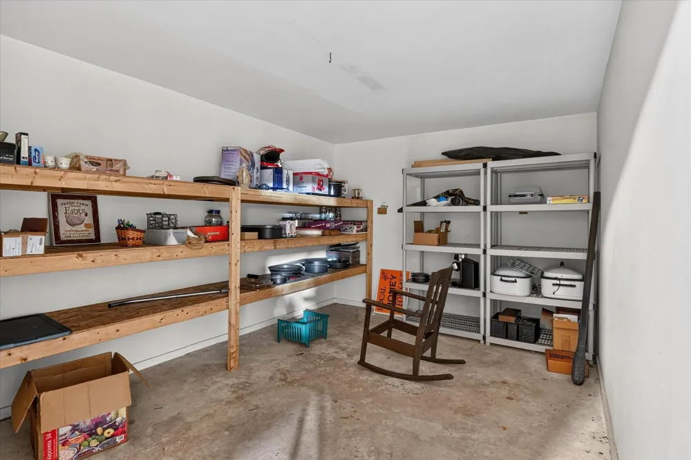 8235 E Jason Road Laingsburg, MI 48848
