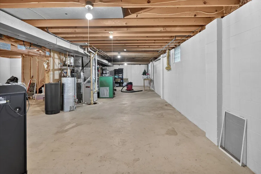 8235 E Jason Road Laingsburg, MI 48848