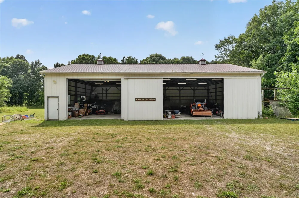 8235 E Jason Road Laingsburg, MI 48848