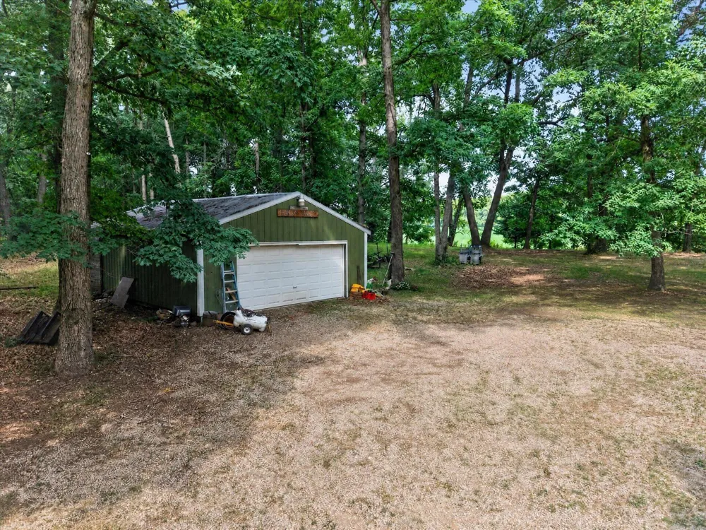 8235 E Jason Road Laingsburg, MI 48848