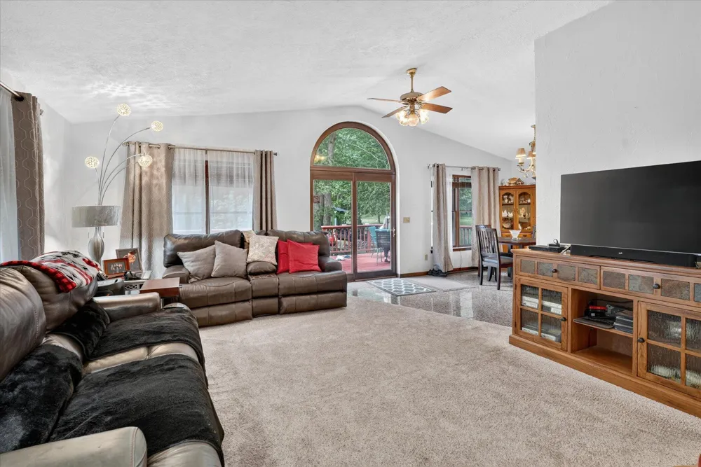 8235 E Jason Road Laingsburg, MI 48848