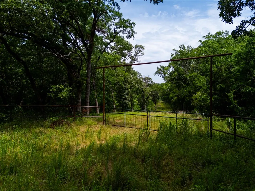 650 Chouteau, OK 74337