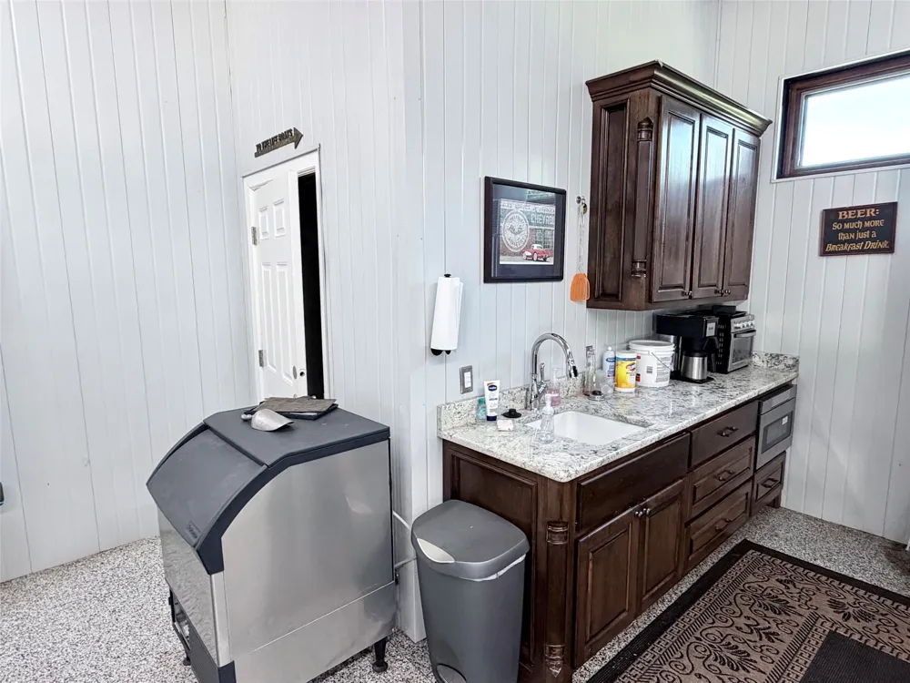 8523 Lake View Drive Kingston, OK 73439