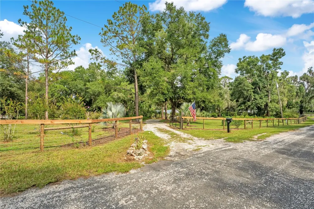 41832 CARRIE LANE Altoona, FL 32702