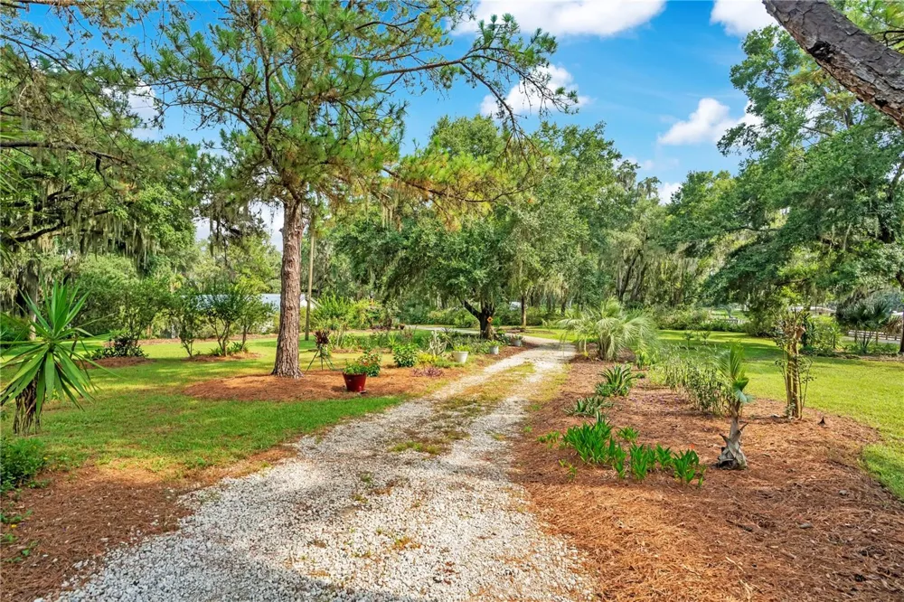 41832 CARRIE LANE Altoona, FL 32702