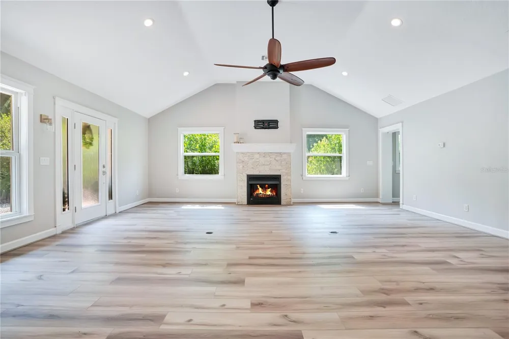 41832 CARRIE LANE Altoona, FL 32702