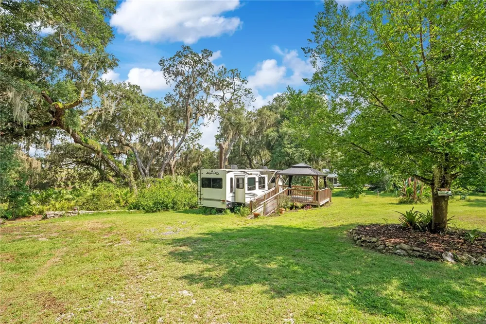 41832 CARRIE LANE Altoona, FL 32702