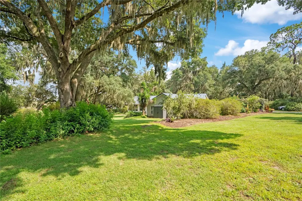 41832 CARRIE LANE Altoona, FL 32702