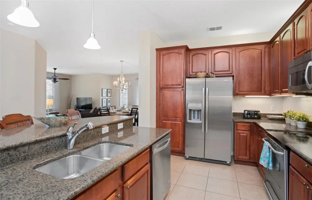 5048 SHOREWAY LOOP #20404 Orlando, FL 32819