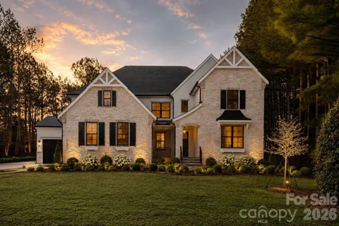 2804 Forest Lawn Drive