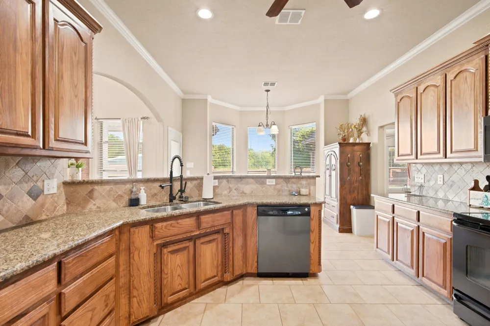 148 Fossil Rock Drive Azle, TX 76020