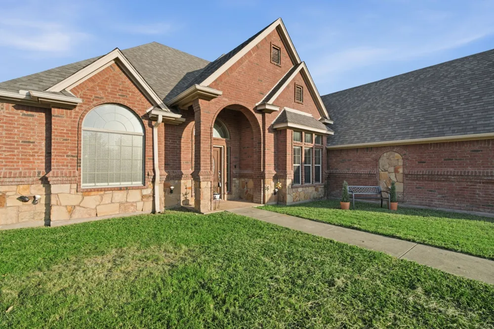 148 Fossil Rock Drive Azle, TX 76020