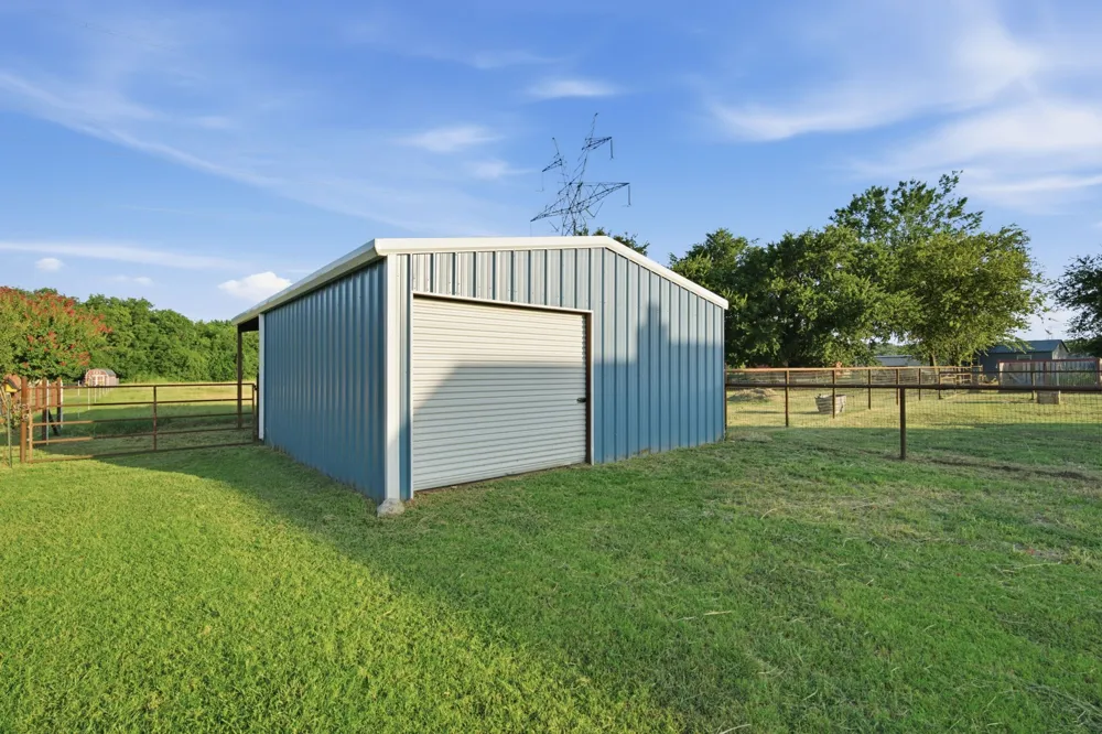 148 Fossil Rock Drive Azle, TX 76020