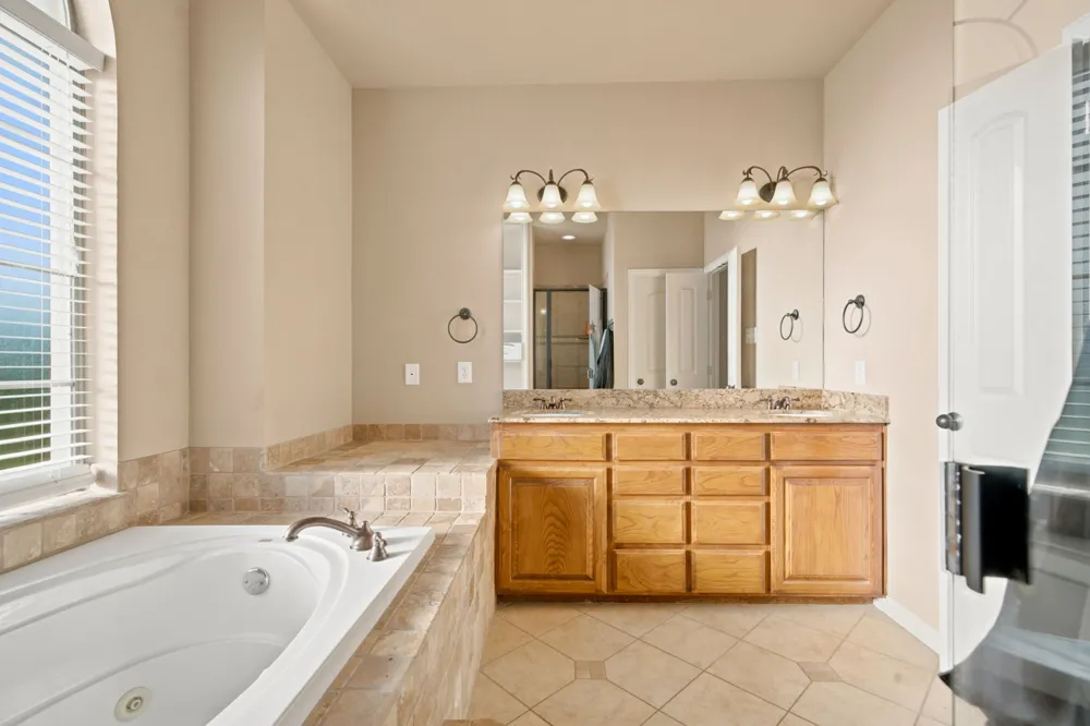 148 Fossil Rock Drive Azle, TX 76020