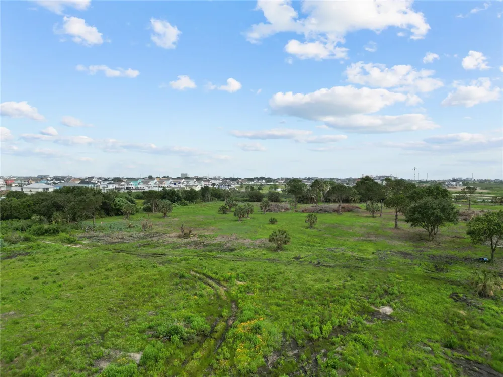 00 105th Galveston, TX 77554