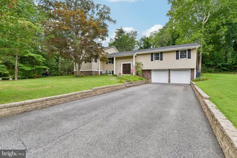 582 RICHARD WAY