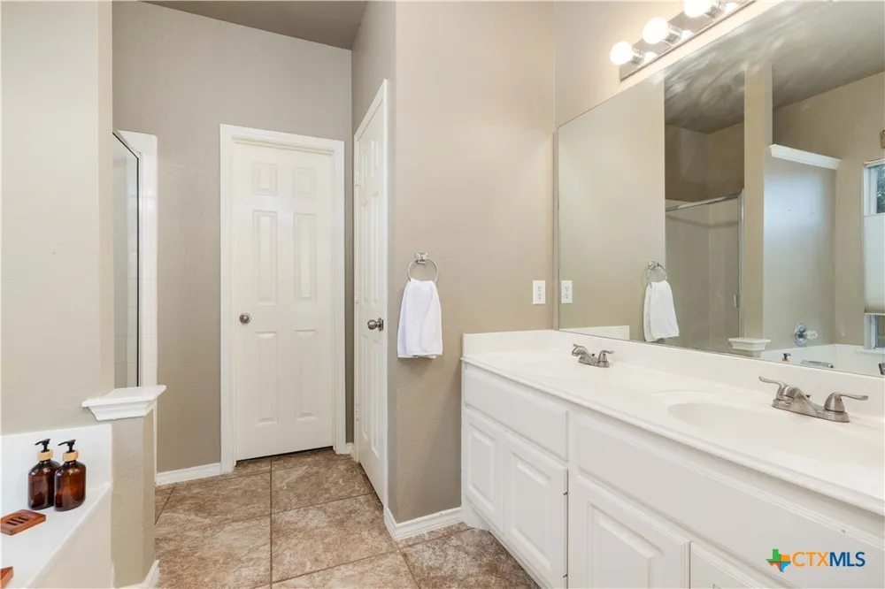 229 Bending Oak New Braunfels, TX 78132