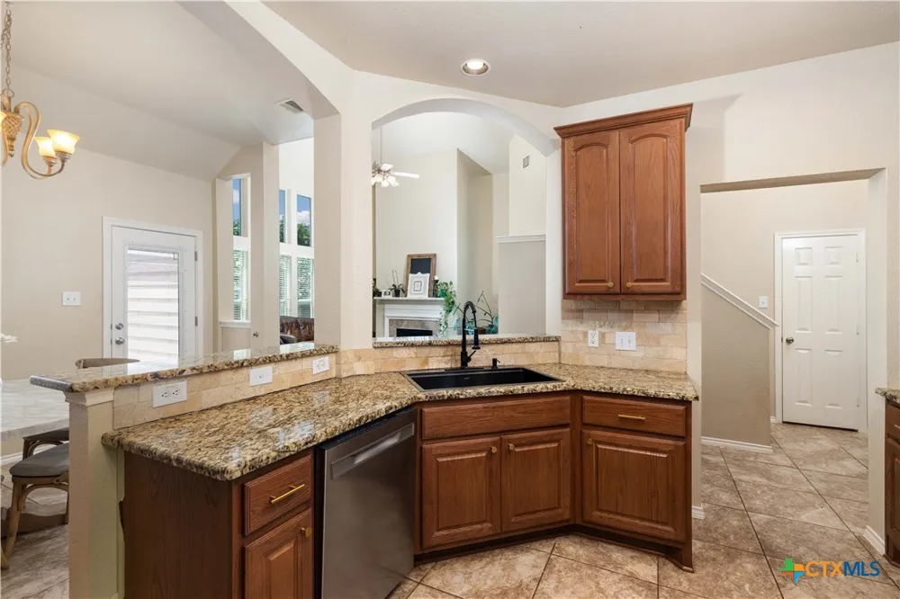 229 Bending Oak New Braunfels, TX 78132